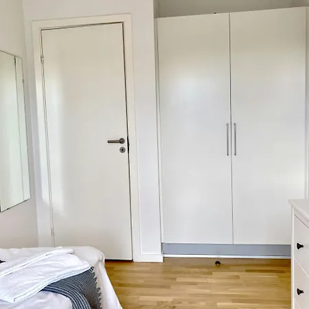 Spacious For 7 In Gellerupparken *