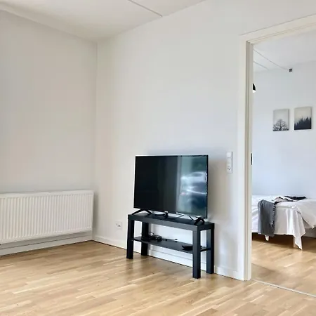 Spacious For 7 In Gellerupparken